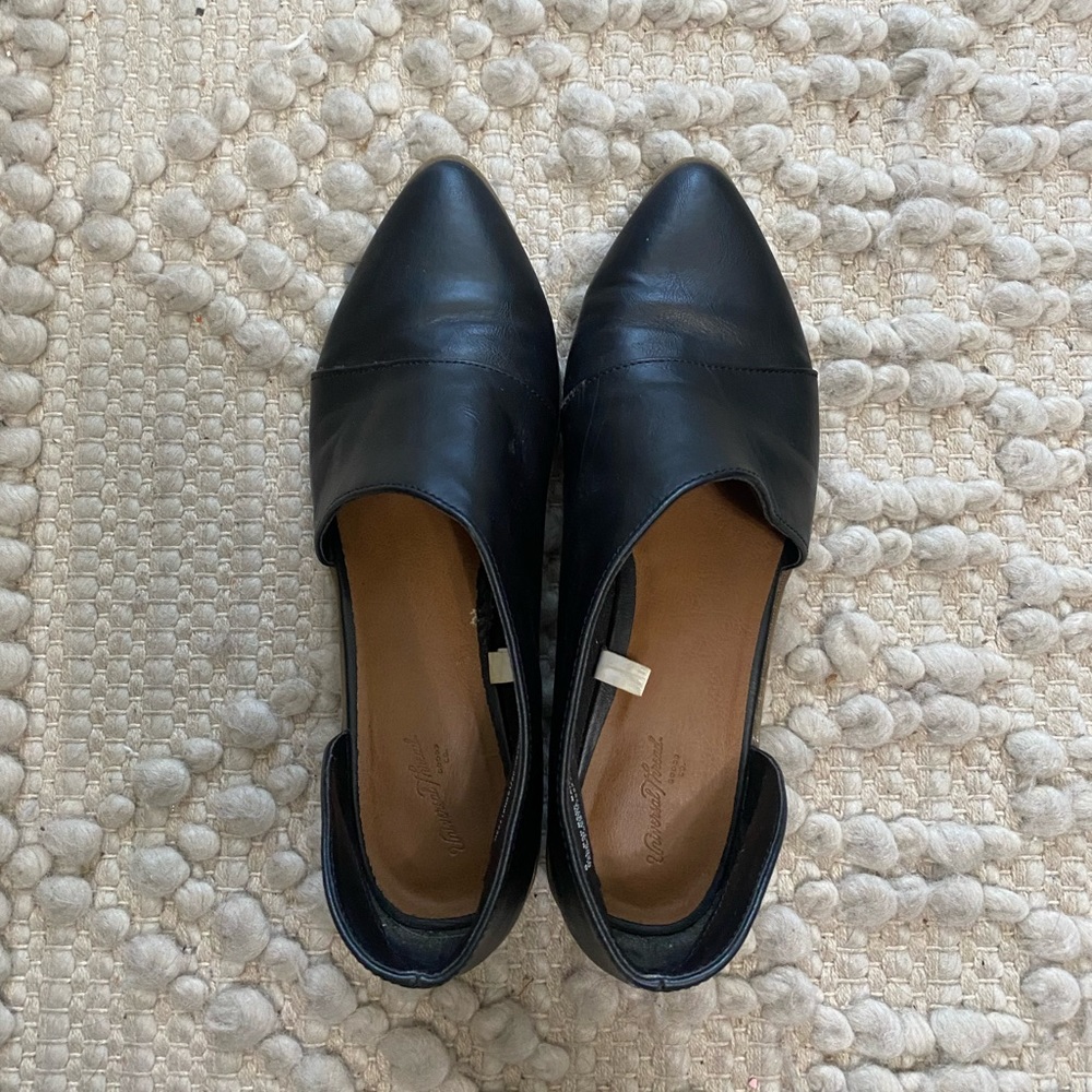 Universal Thread | Black Flats Size 8